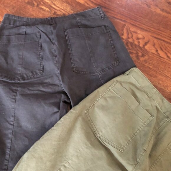 Old Navy Mid Rise Raw Hem Utility Chino Pants - Lot of 2 - Size 12 - Picture 5 of 6